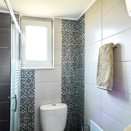 Villa Miloniana Private Pool, Jacuzzi And Gym Вилла