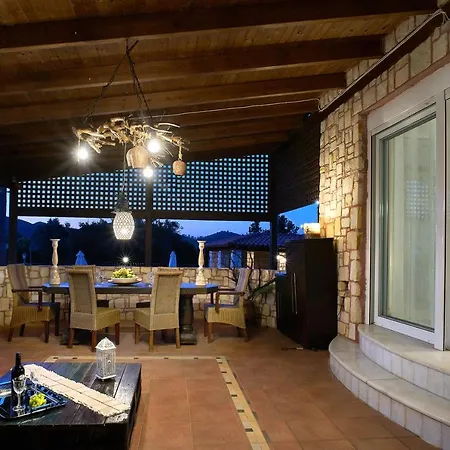 וילה Villa Miloniana Private Pool, Jacuzzi And Gym