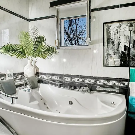 Villa Miloniana Private Pool, Jacuzzi And Gym חאניה